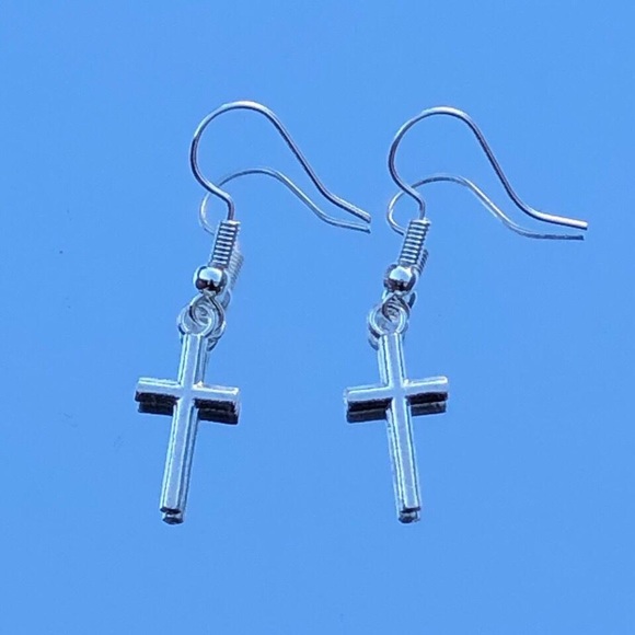 Cross Necklace - Picture 1 of 1